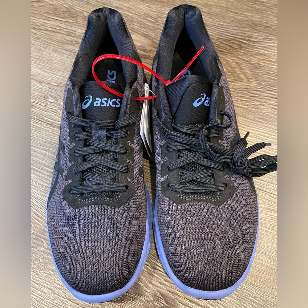 NWT ASICS Gel-Kenun Women’s athletic running shoes | size 7.5